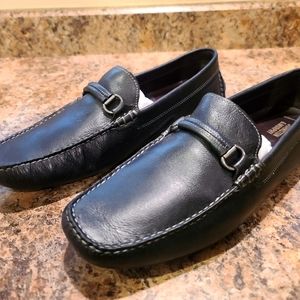 Mens Johnston & Murphy black leather loafers